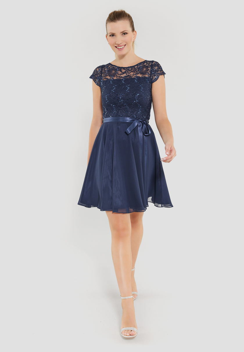 Cocktailkleid  -  Spitze und  Chiffon