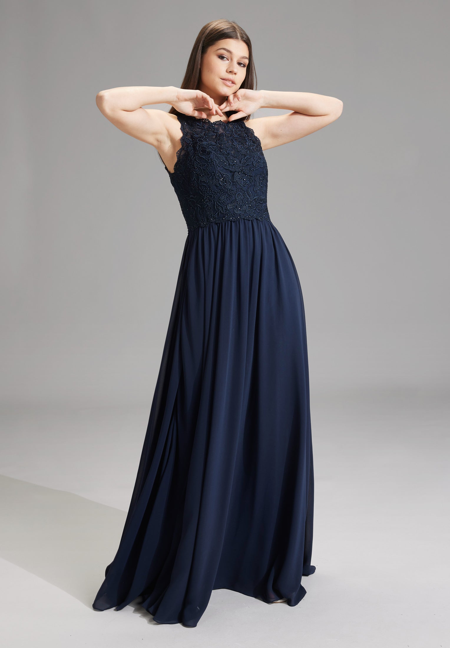 Abendkleid - floraler Spitze