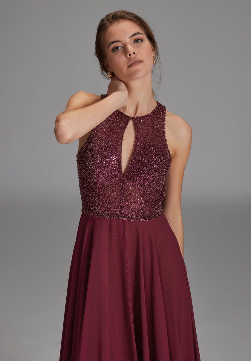 Abendkleid -  Stickerei und Cut-Out