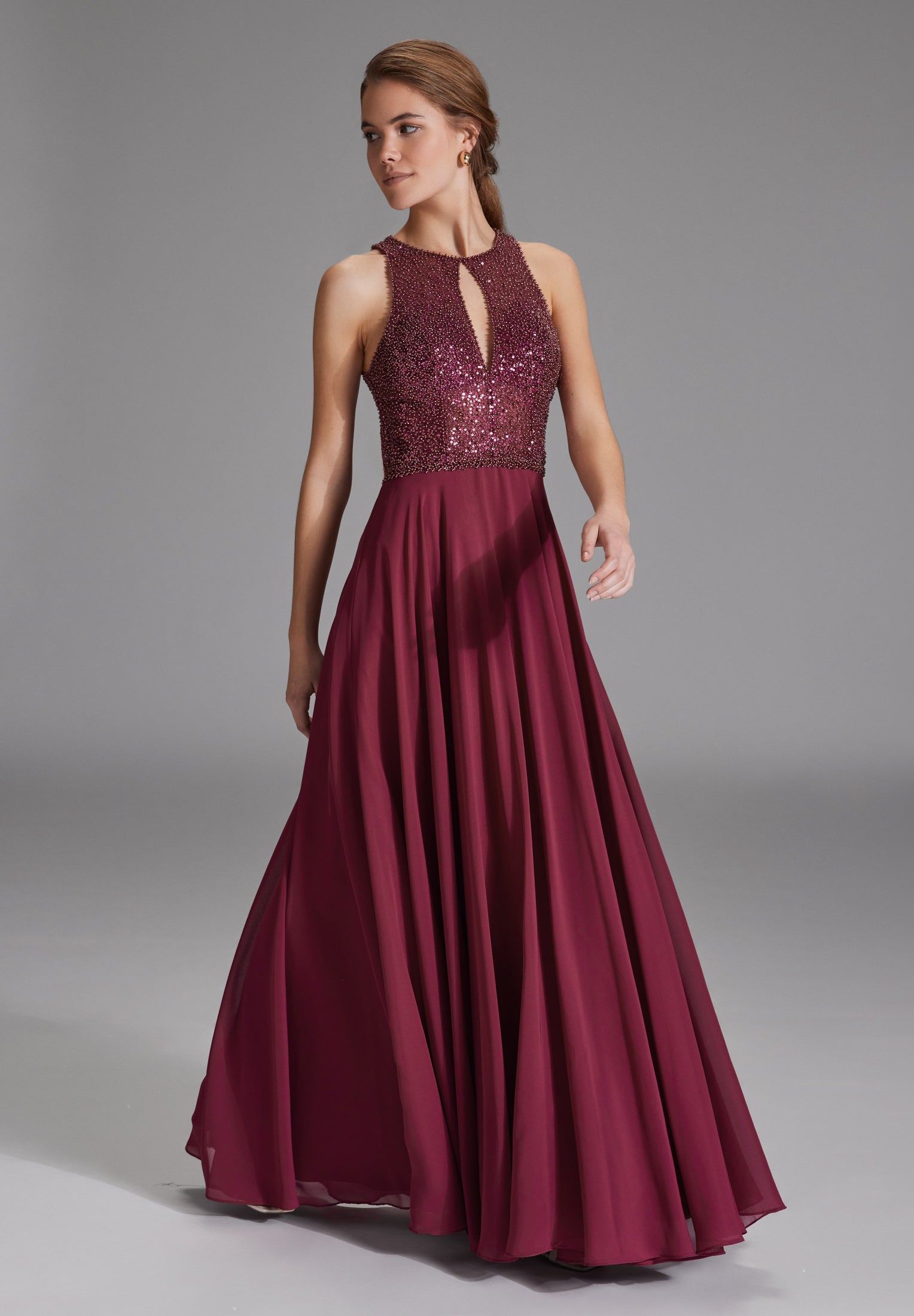 Abendkleid -  Stickerei und Cut-Out