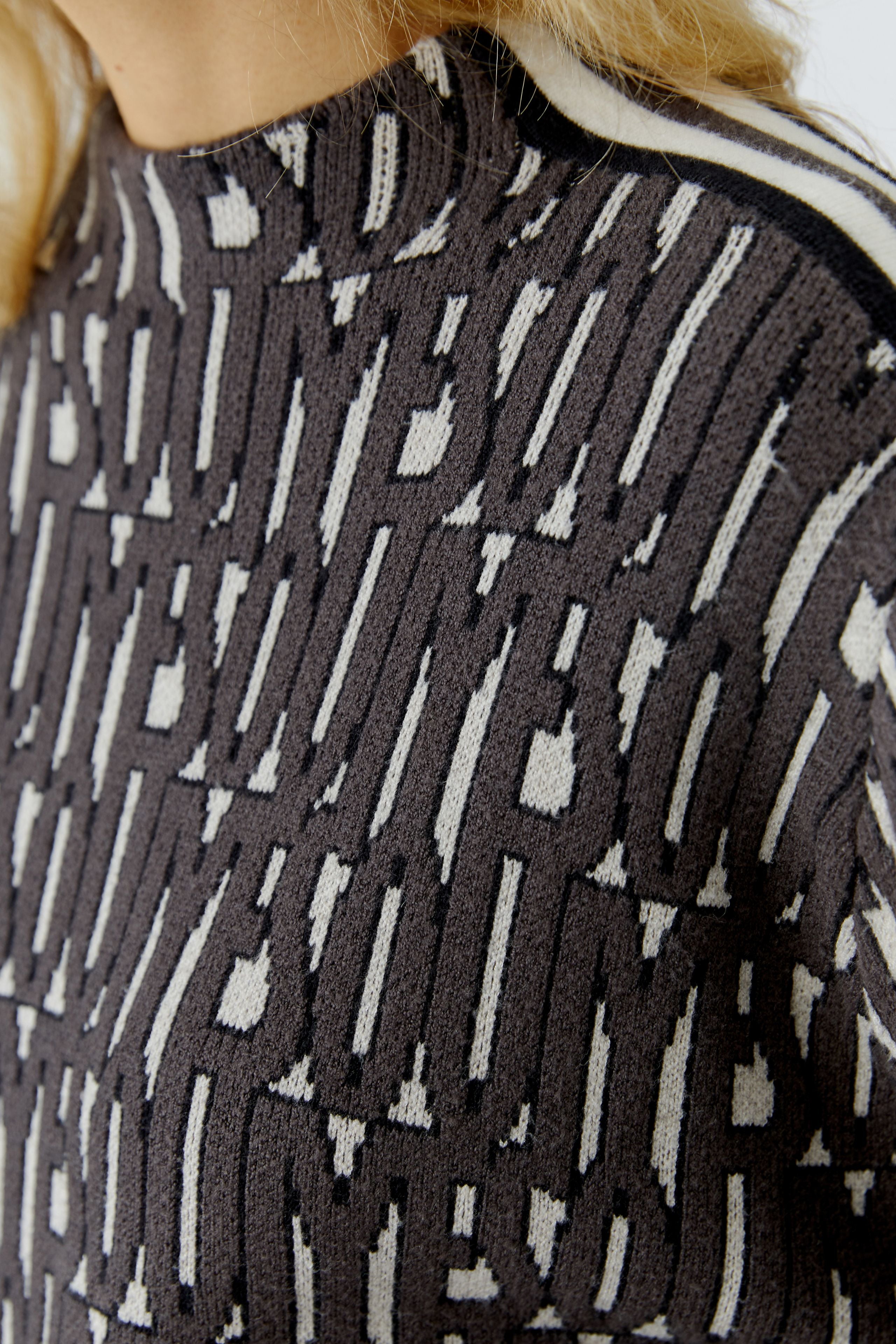 Pullover - Buchstaben