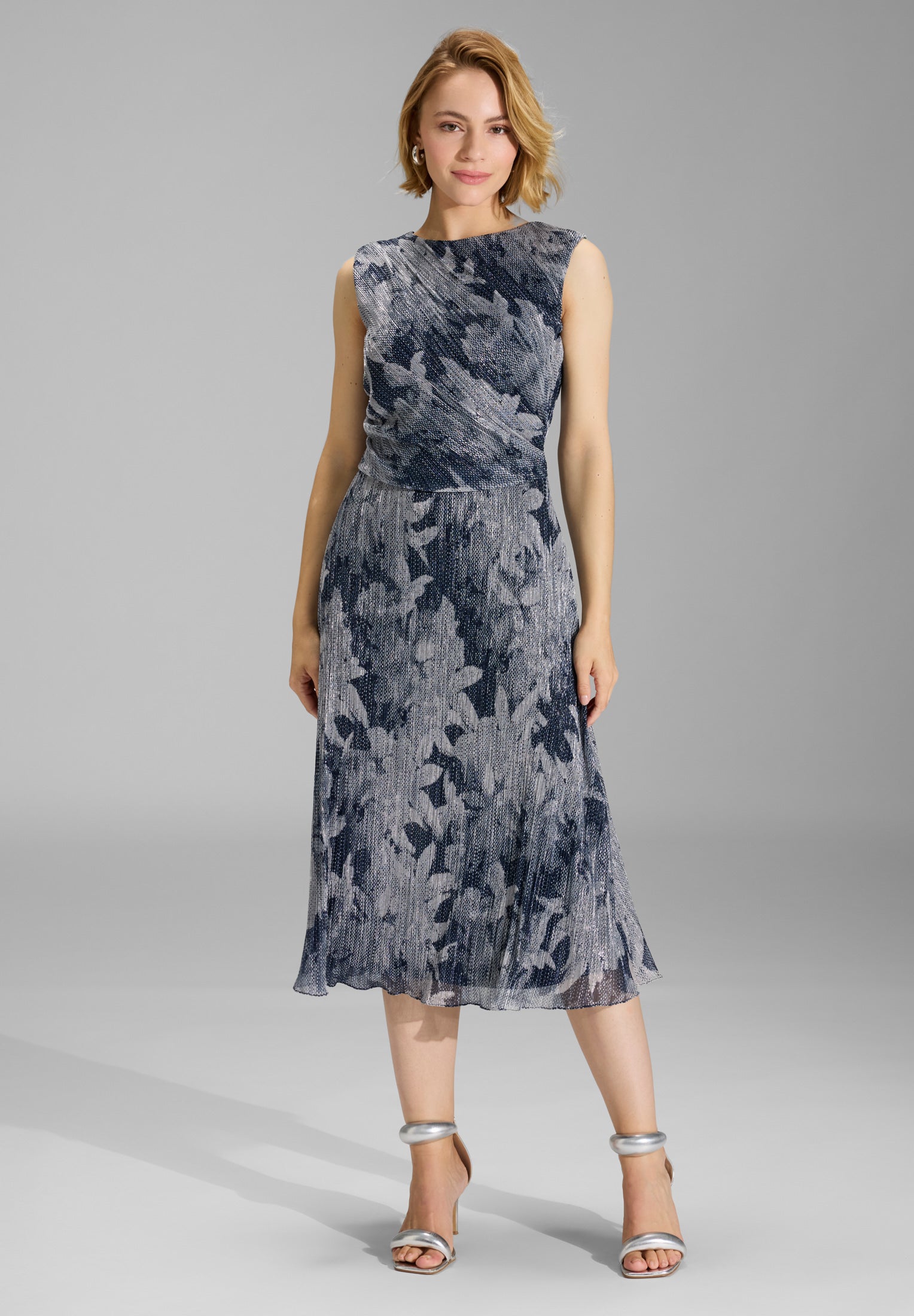 Plissiertes Kleid - Metallikfäden