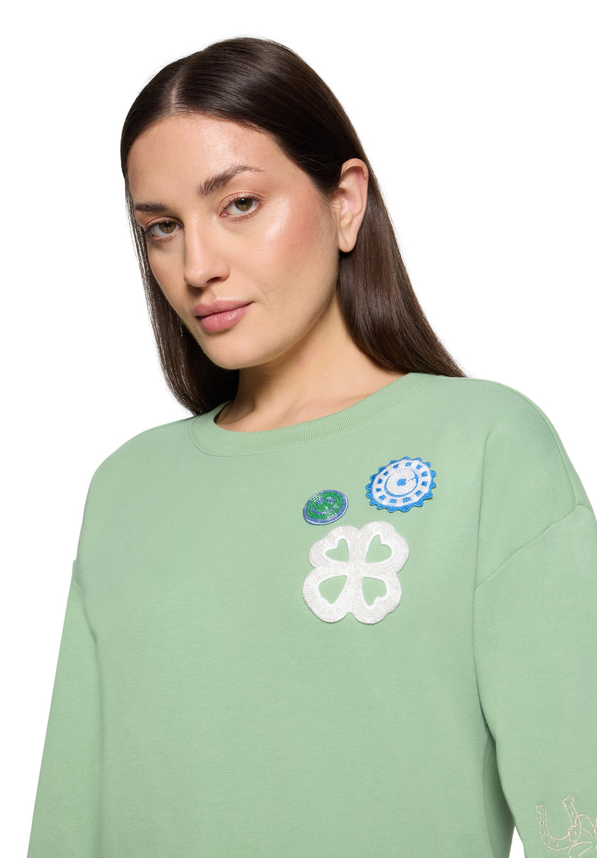 Sweatshirt