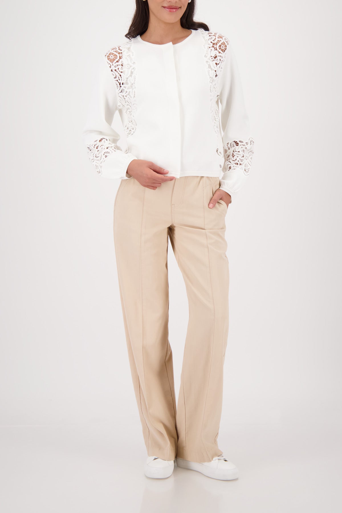 Strickjacke - Spitzeneinsatz