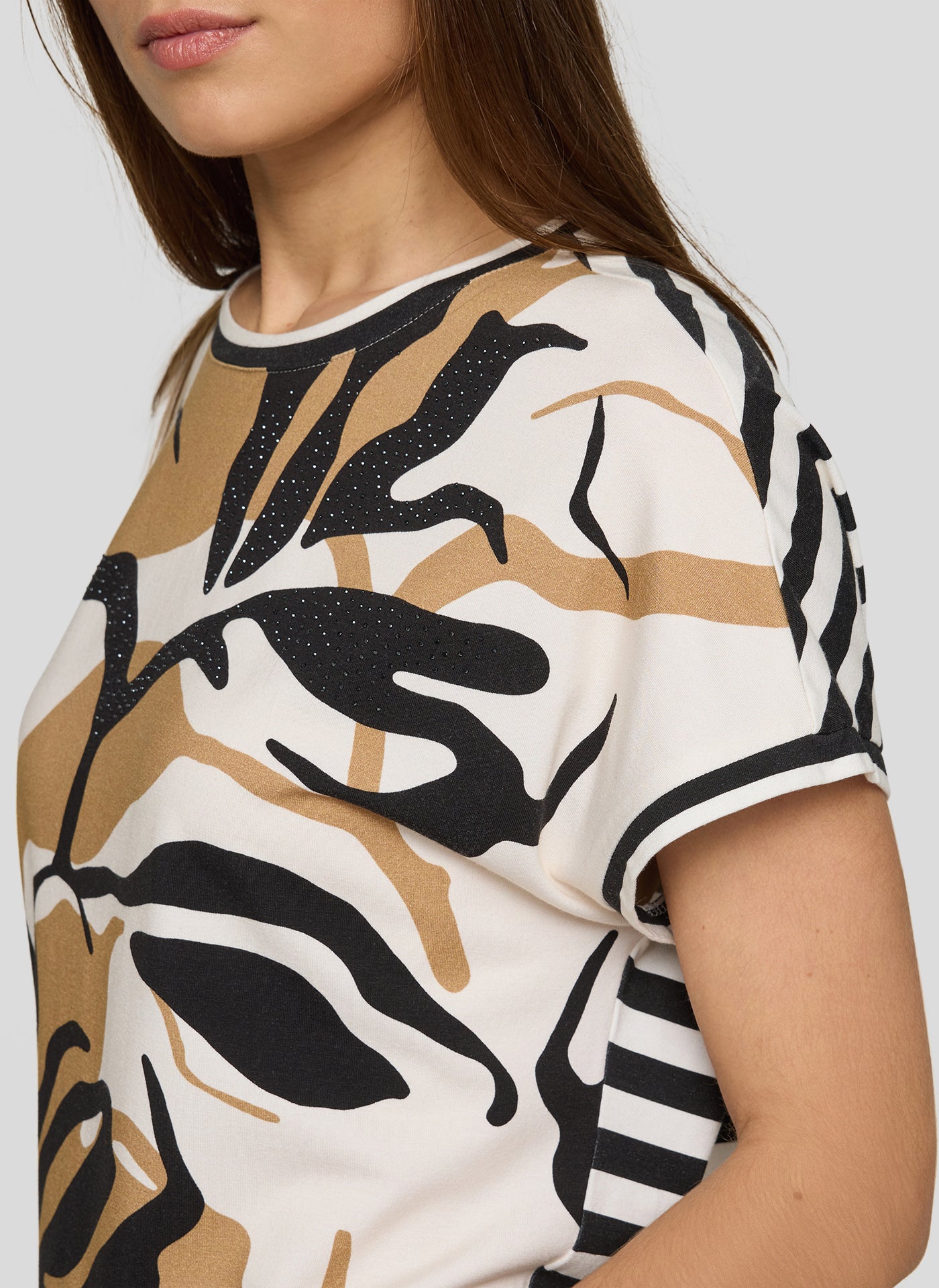 T-Shirt - Timeless Now