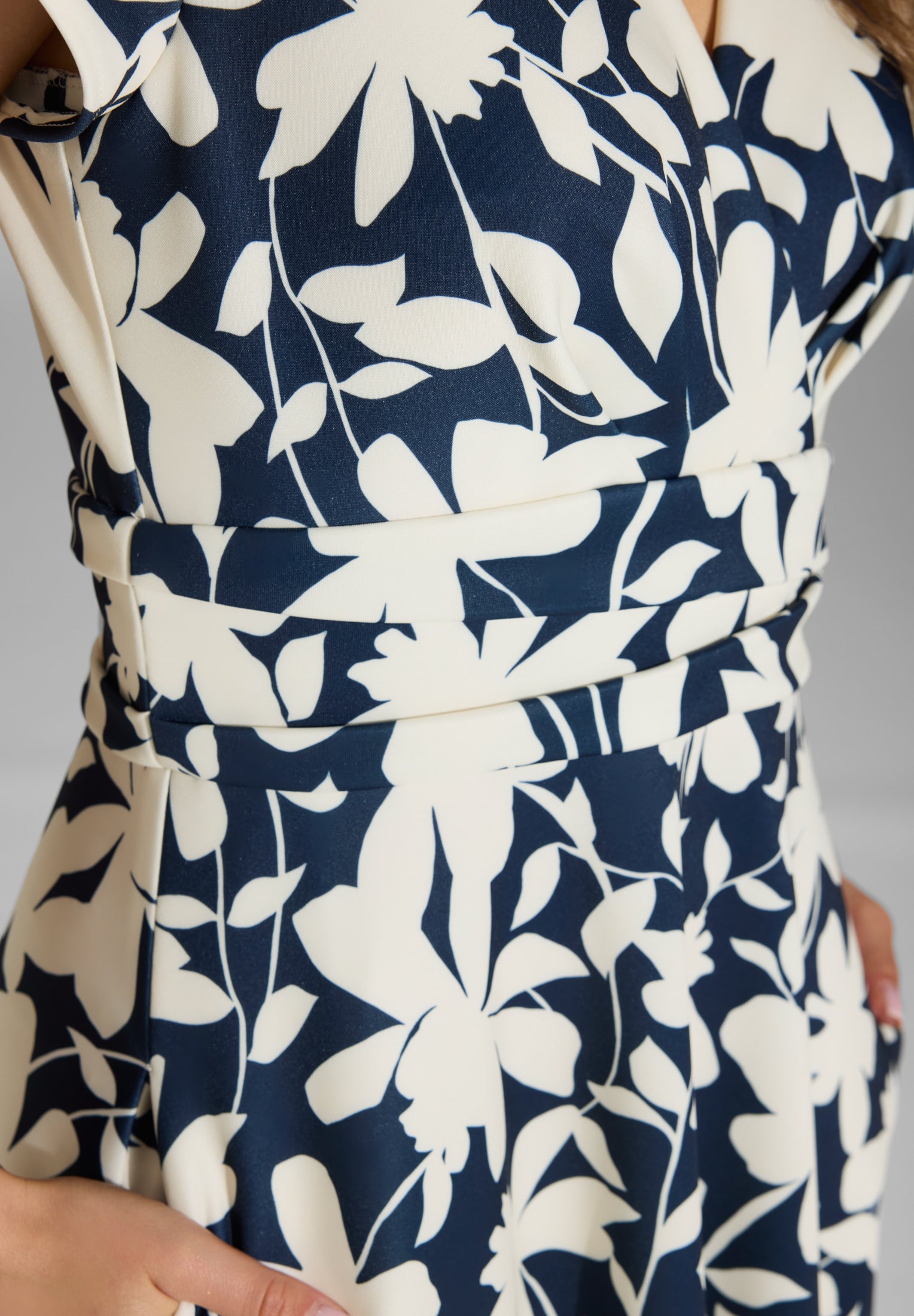 Midi Kleid - Scuba