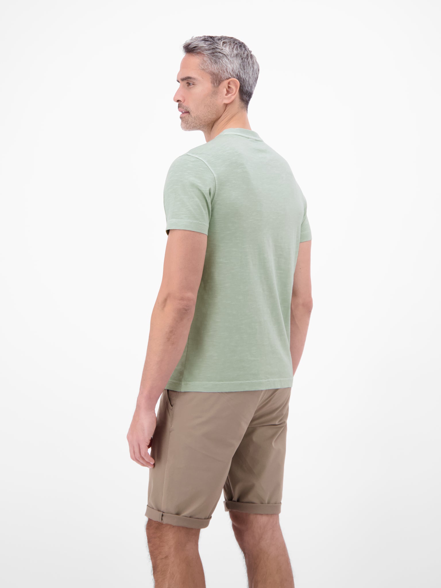 T-Shirt - V-Neck