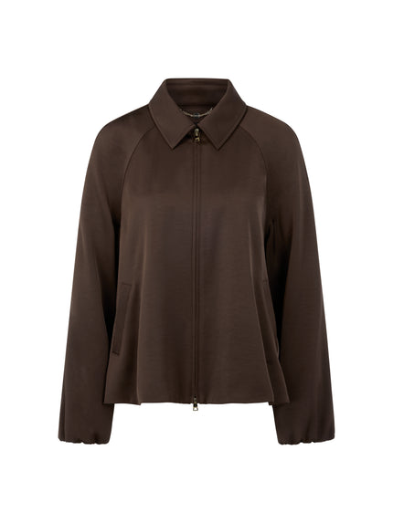 Schwingende Jacke aus Glanzmaterial